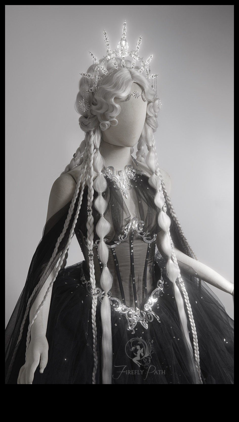 Pusnakts maģija Vakara frizūru māksla 4 Pusnakts maģija: tveriet vakara frizūru burvību