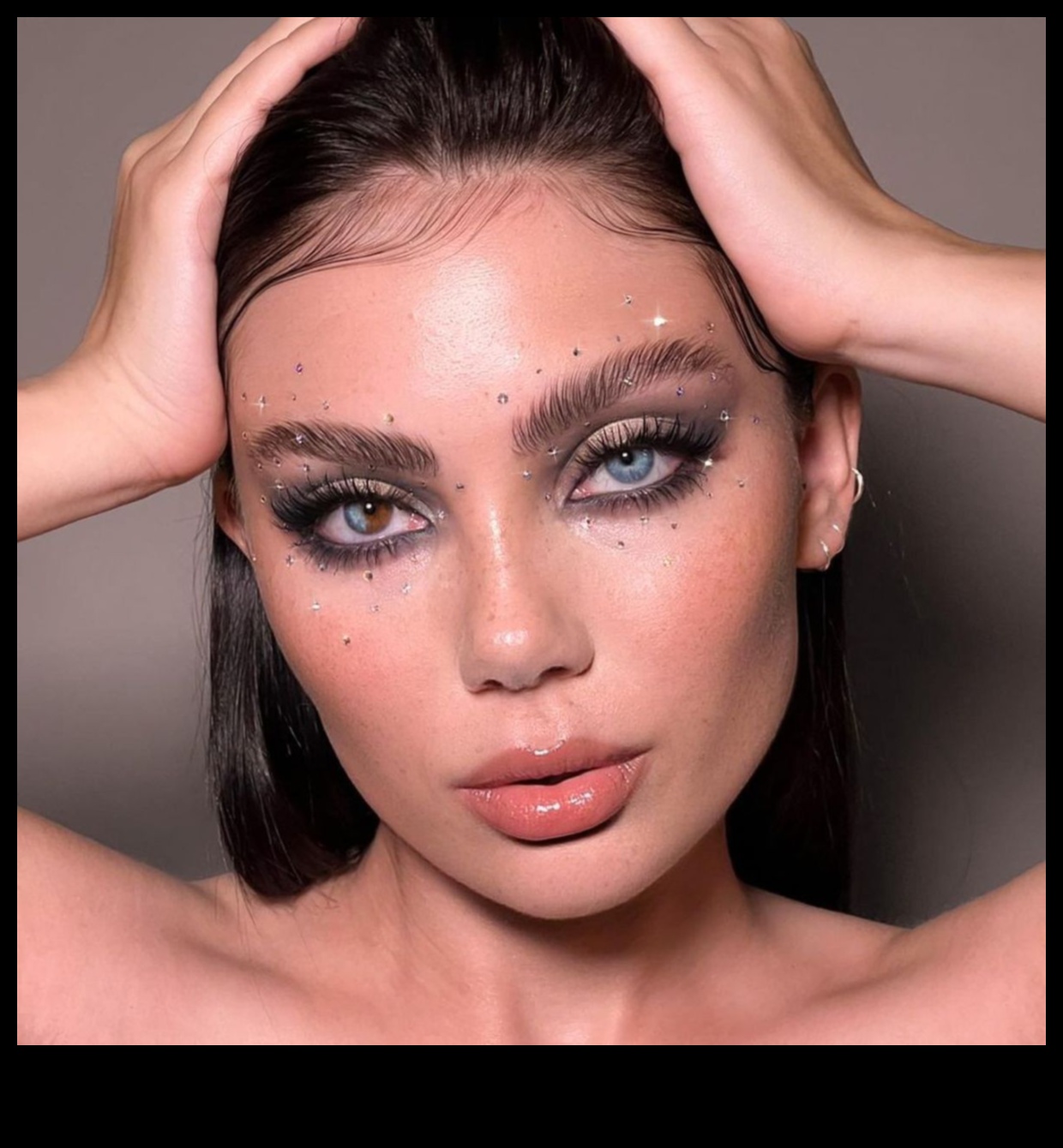 Sviniet savu unikalitāti ar dabīgo kosmētiku 3 Individualitātes svinēšana: dabīgā grima padomi, kā uzlabot savas unikālās īpašības