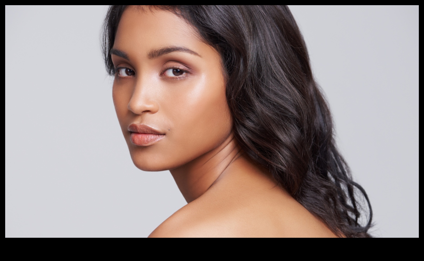 Sviniet savu unikalitāti ar dabīgo kosmētiku 2 Individualitātes svinēšana: dabīgā grima padomi, kā uzlabot savas unikālās īpašības