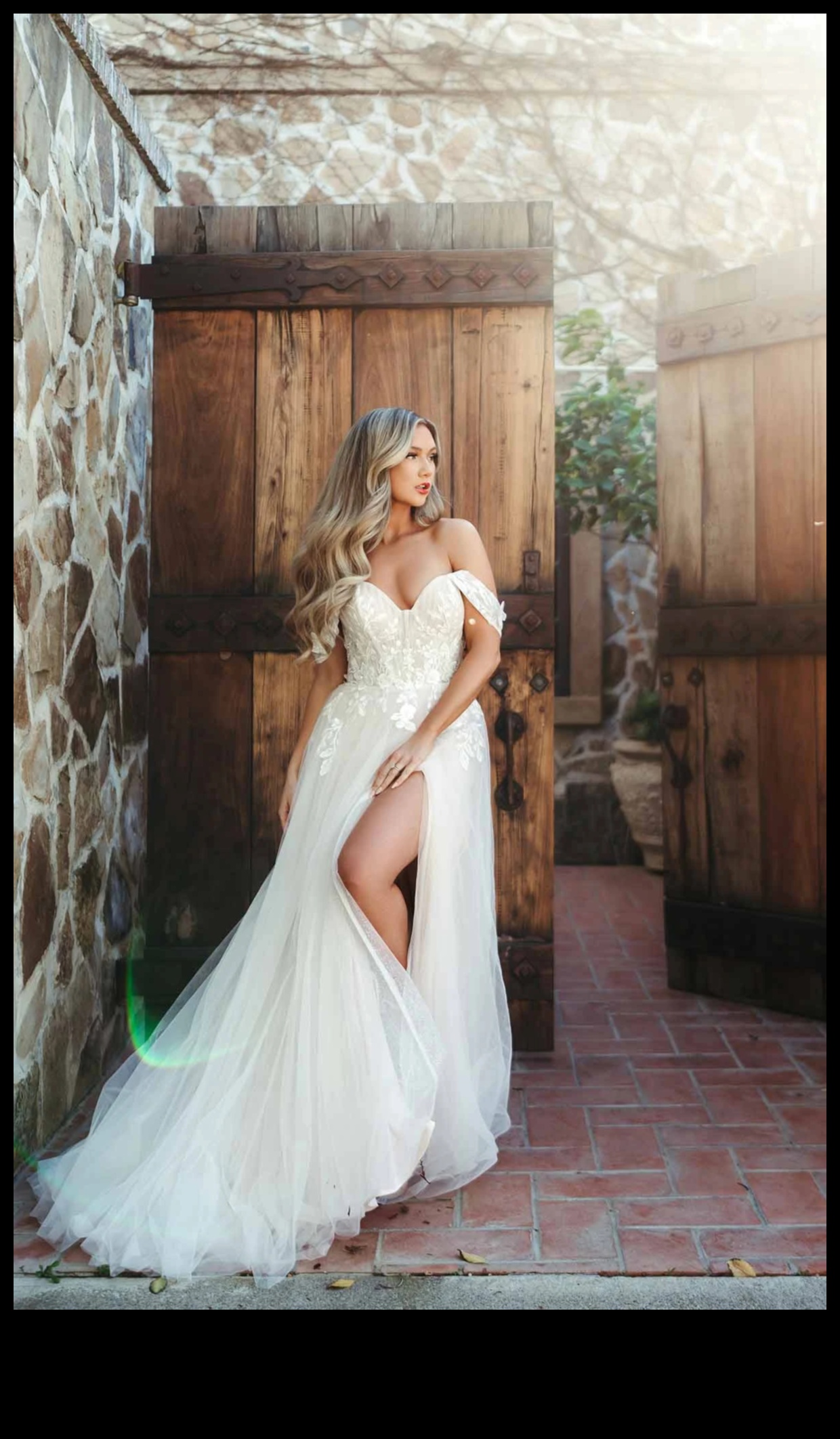 Pilsētas šiks: modernas kāzu kleitas, kas maina stilu