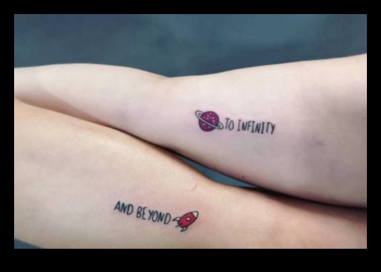 Sirsnīgi harmonijas pāra tetovējumi, kas simbolizē mīlestības tīrību 5 Sirsnīga harmonija: pāra tetovējumi, kas simbolizē mīlestības tīrību