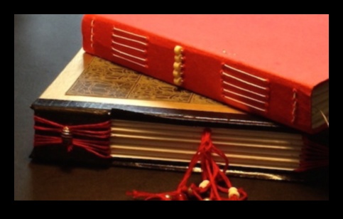 Grāmatu iesiešanas veidošanas paņēmieni: ar rokām darinātu grāmatu iesiešana