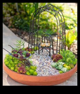 DIY aksesuāri dārzkopībai: stilīgs aprīkojums zaļajiem īkšķiem