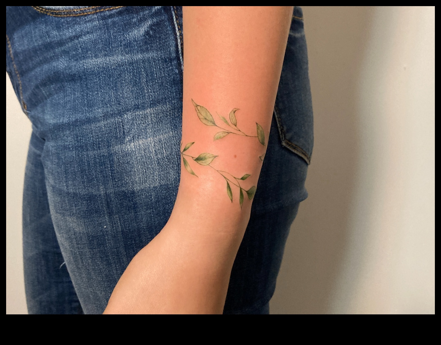 Runā vienkāršība: minimālisma tetovējuma elegances atklāšana